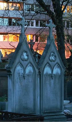 picture-83 Matching designer graves at Pere Lachaise, not far from where Jim Morrison is buried, on Day of the Dead 2005. Photo by Eric Francis.