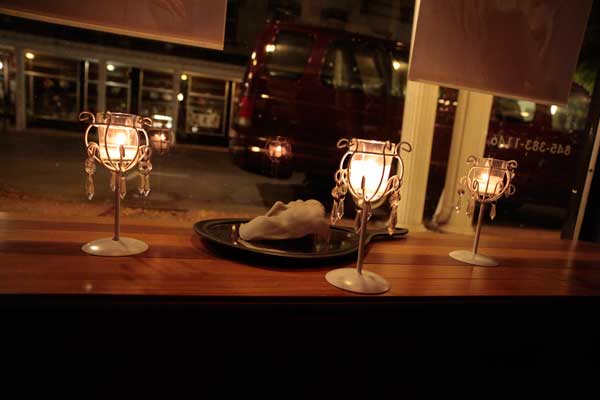 600+web_blue_candles_5480