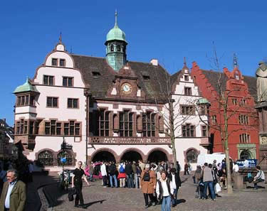 375+web-Freiburg_Rathaus