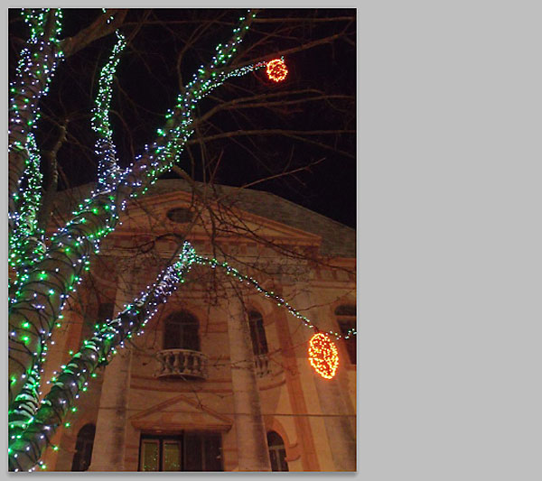 600+sussian_lights_trompe_framed
