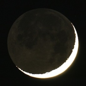 275+lunar-scenic-earthshine_Anthony Ayiomamitis