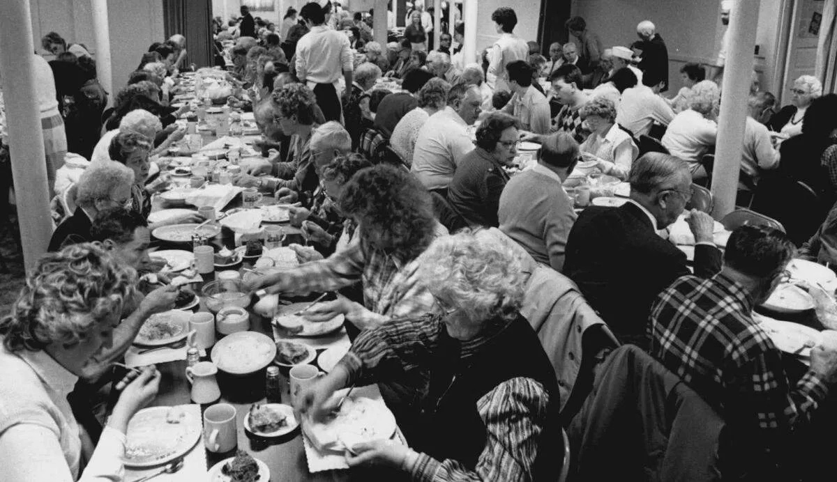 Crowds at the annual St Paul's United Methodist Church Chicken Noodle Dinner from 1987.